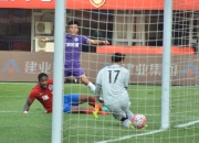 包含天津泰达客场惊险胜河北华夏幸福的词条