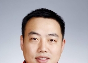 冠军教练庆功晚宴上感言激昂，表达对球员敬意